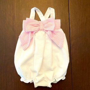 Cecil & Lou Girls 3T Bubble Romper Seer Sucker Pink and White